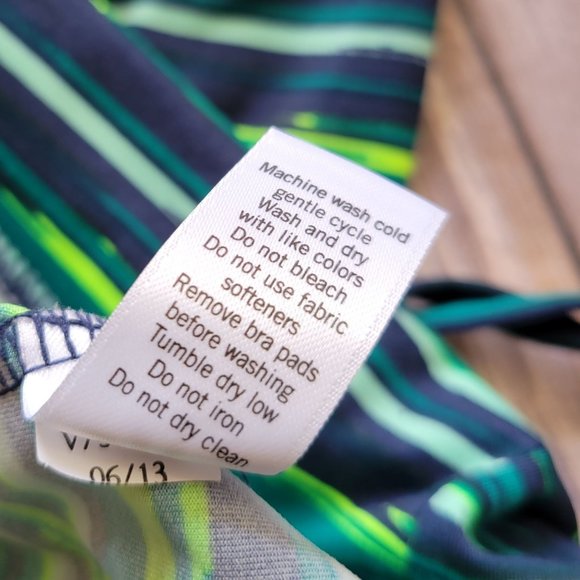 L Athleta Green Striped Sleeveless Exercise Tank with Drawstring Hem 959 - Picture 3 of 7